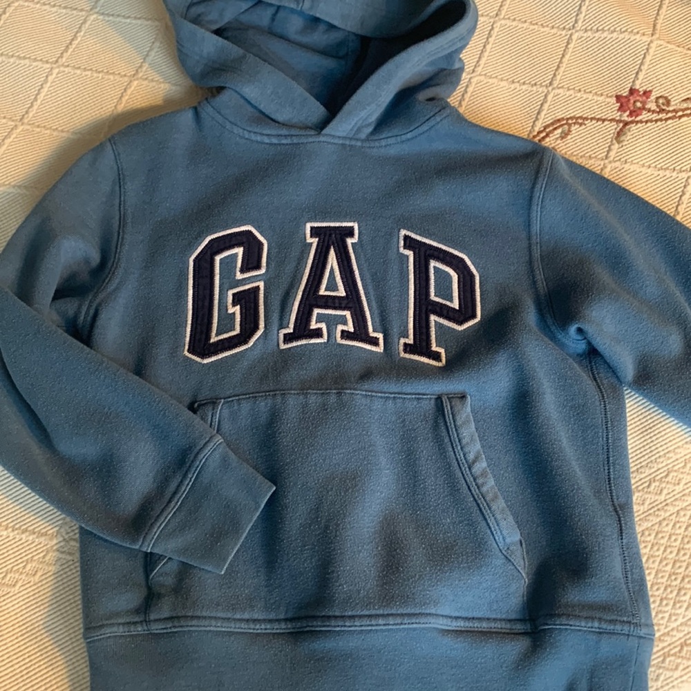 Boys GAP sweatshirt